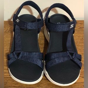 Skechers Women’s Go Walk Arch Fit Cruise Around Sports Sandals Navy Sz 9